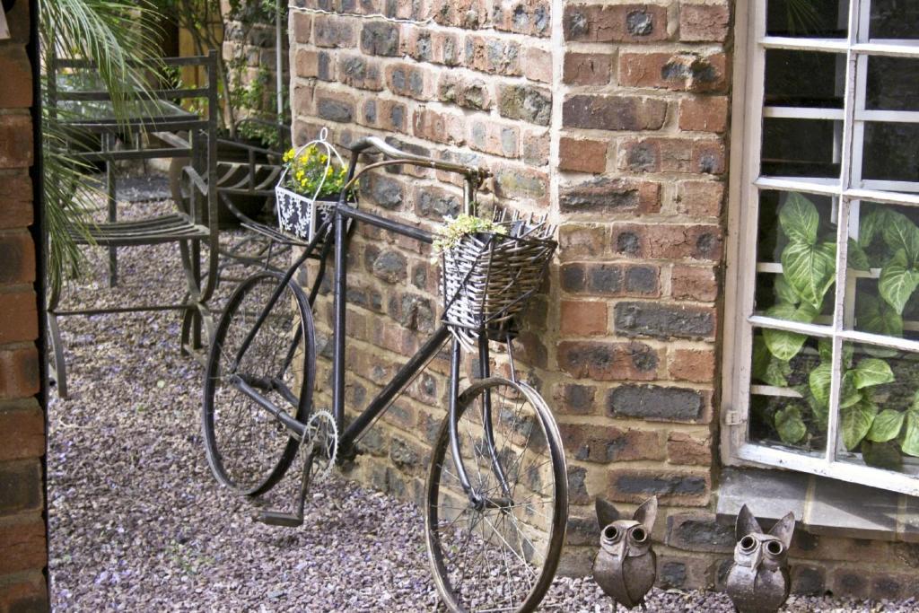 Babbling Brook Bed & Breakfast Питермарицбург Экстерьер фото