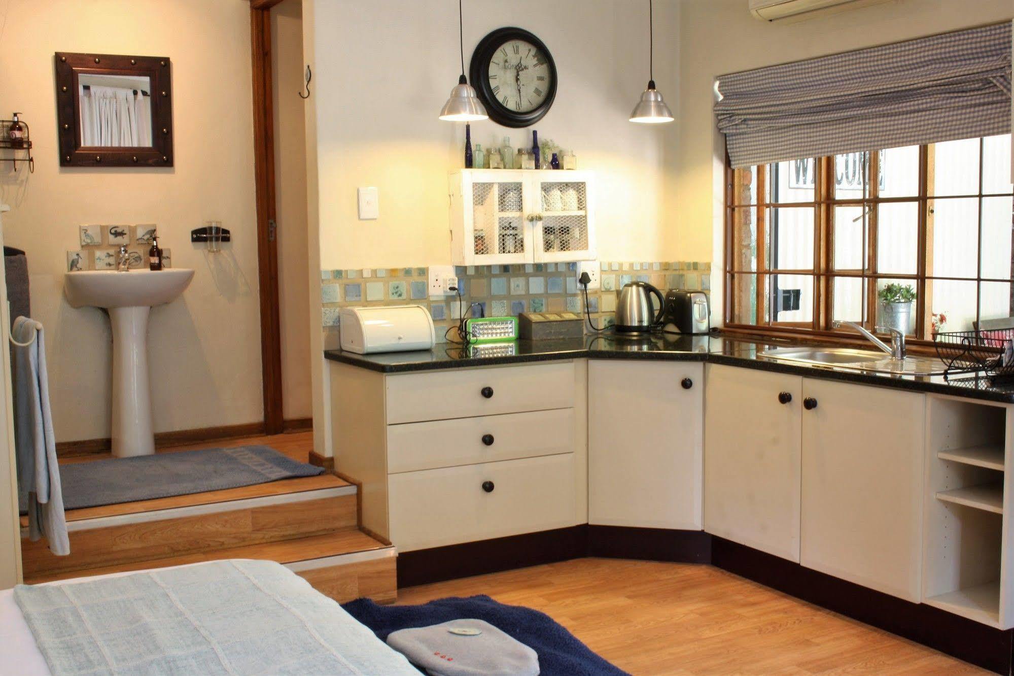 Babbling Brook Bed & Breakfast Питермарицбург Экстерьер фото